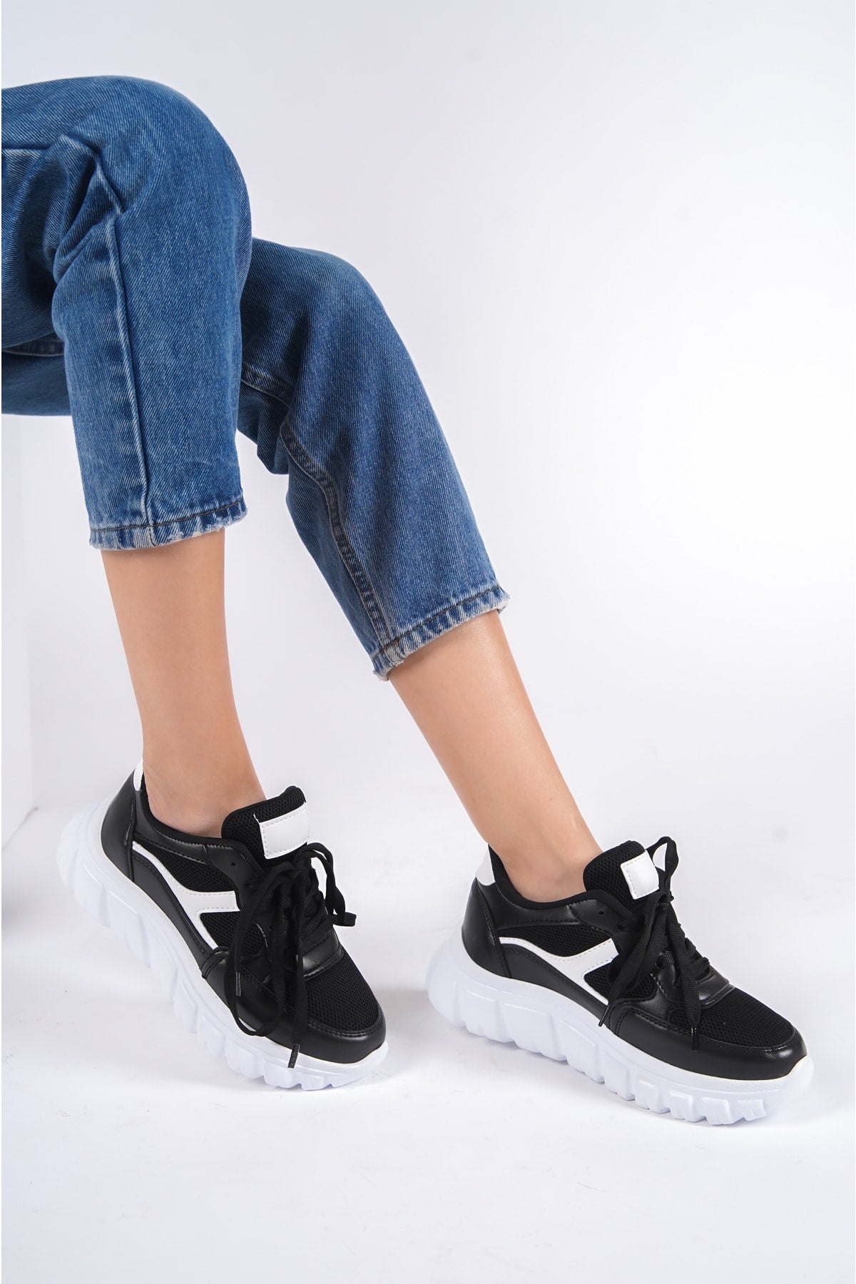 Women's Lace-Up Mesh Casual Sneaker Sneakers Rm0474