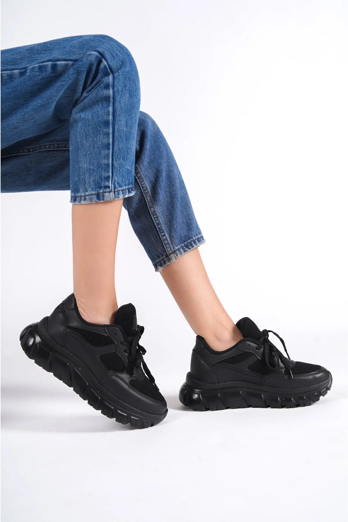 Women's Lace-Up Mesh Casual Sneaker Sneakers RM0474