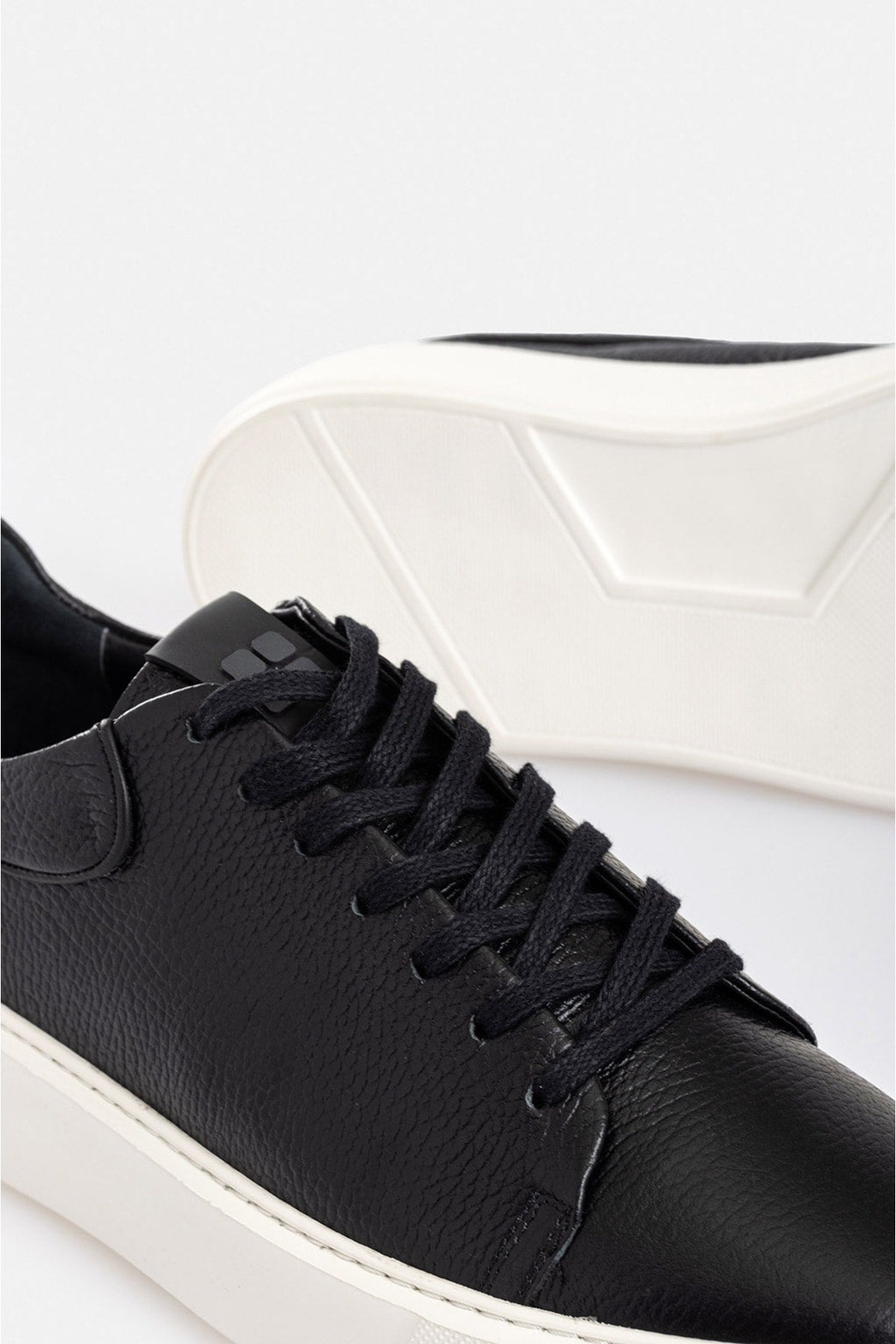 Men's Black Sneakers