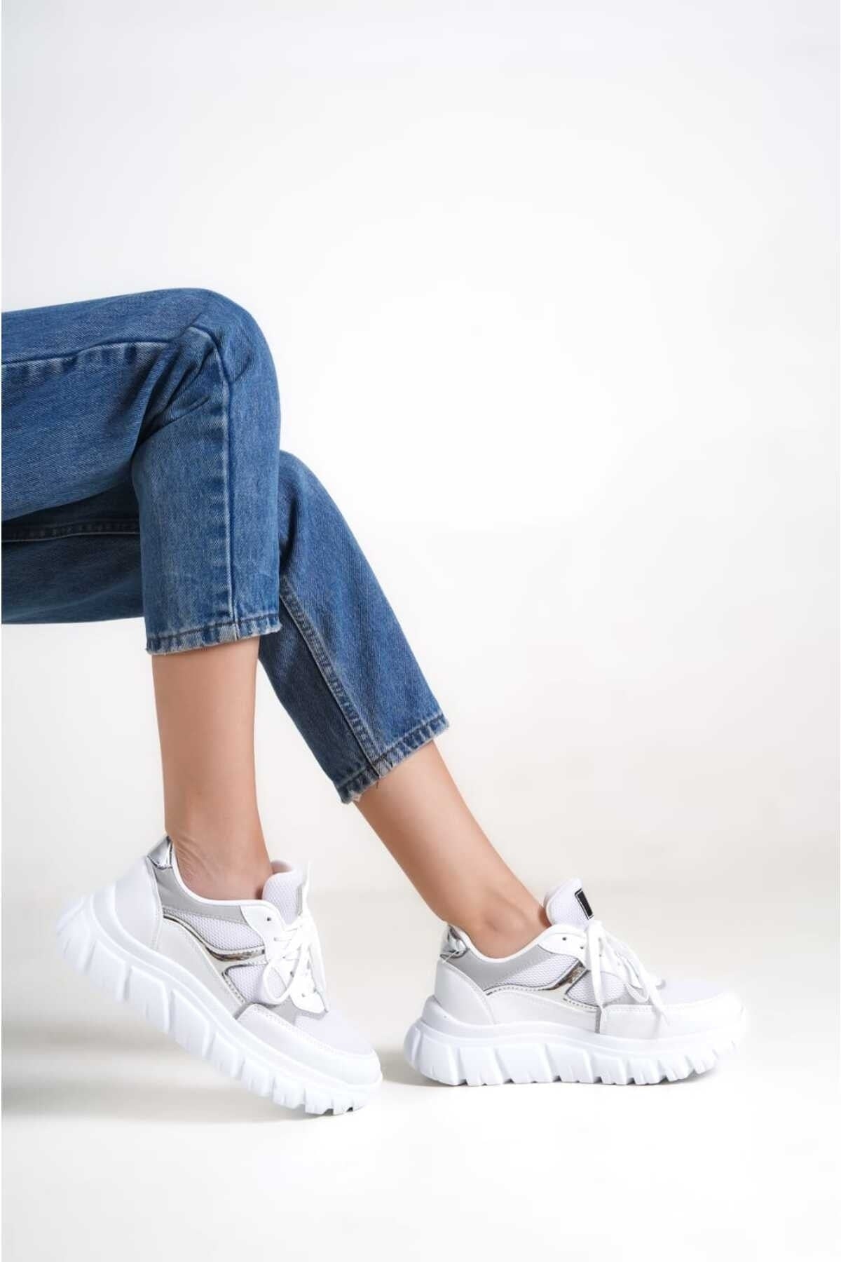 Women's Lace-Up Mesh Casual Sneaker Sneakers RM0474