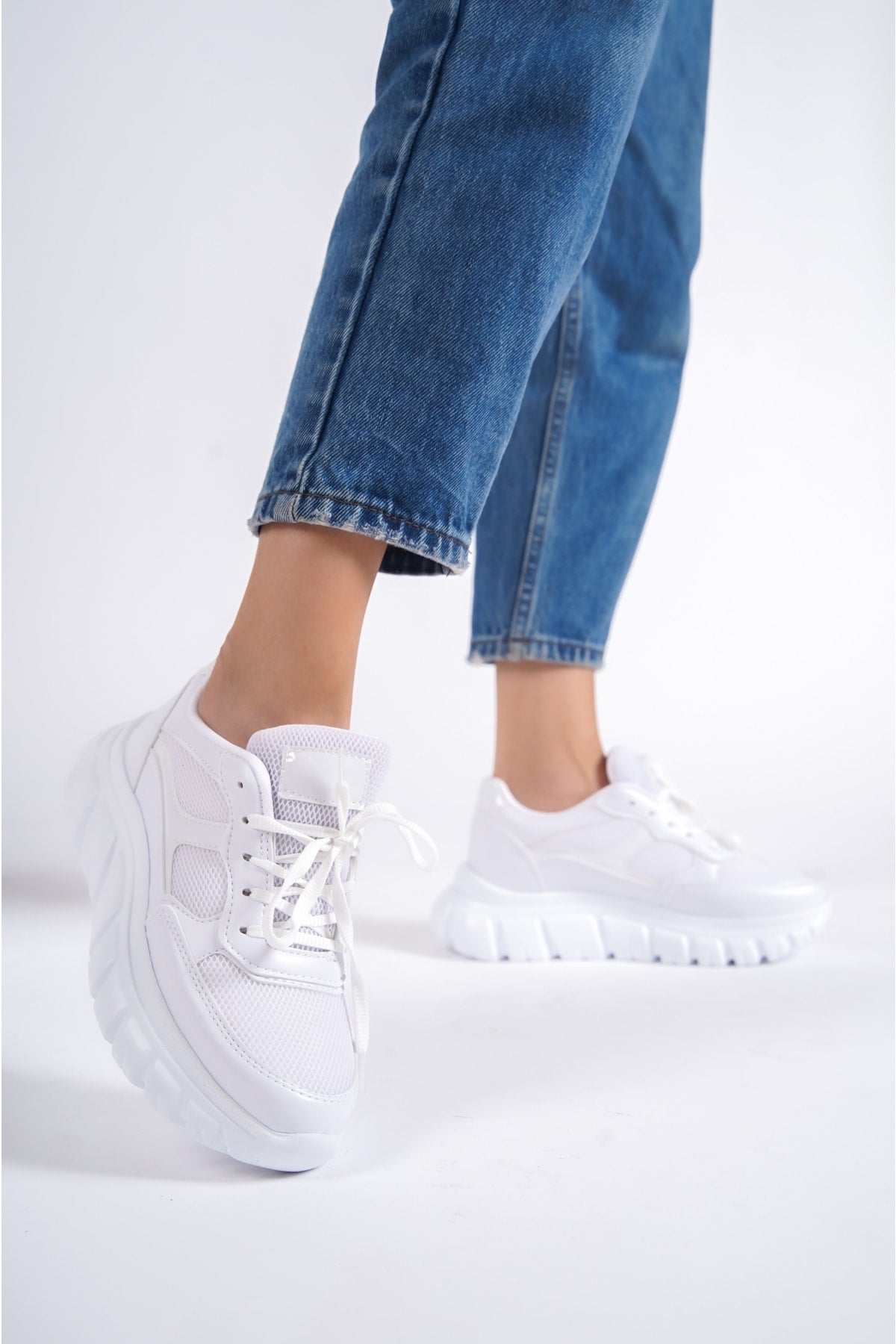 Women's Lace-Up Mesh Casual Sneaker Sneakers Rm0474