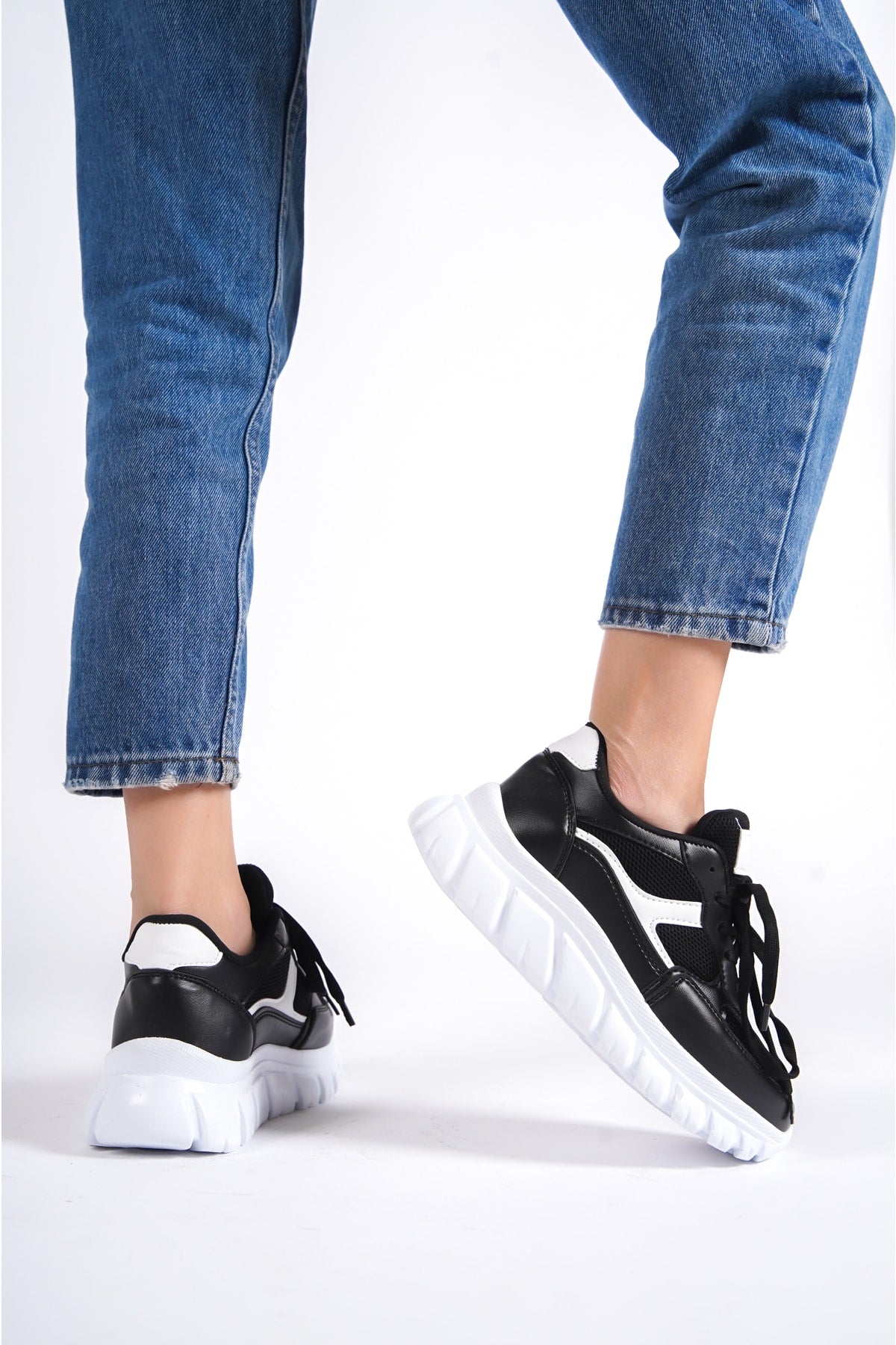 Women's Lace-Up Mesh Casual Sneaker Sneakers Rm0474